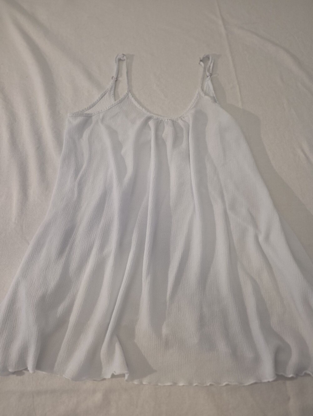 Romantic, Whimsey Elan White Flowy Tank With Pockets.